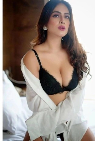 Available Girl in Karachi For Night 03257036570